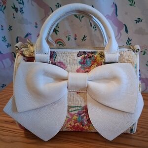 EUC Betsey Johnson Cream Floral Woven Casual Everyday Boho Mini Bow Purse Bag